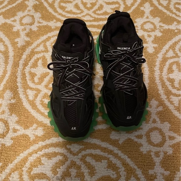 Balenciaga track